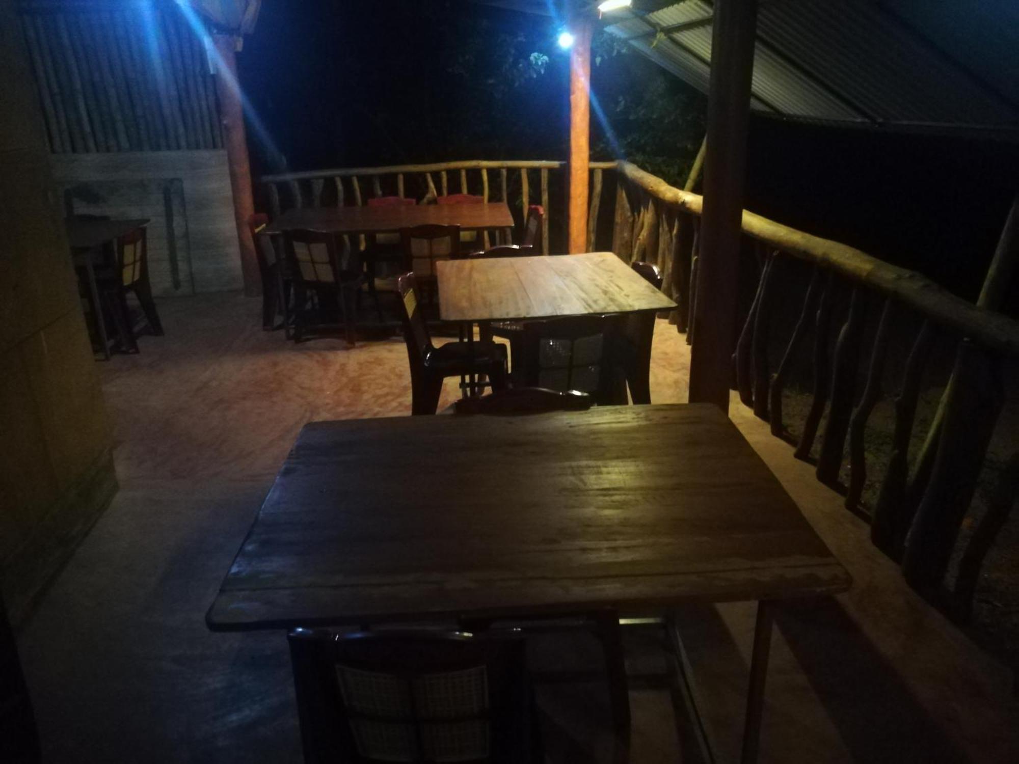Sinharaja Vini Villa Deniyaya Habitación foto